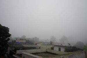 paisaje de la ciudad de kolkata en la mañana brumosa 3 foto