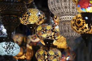 linterna de lámpara de colores de vidrio árabe foto
