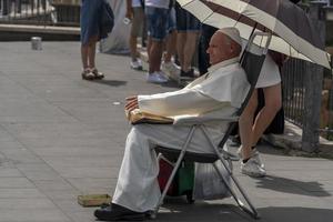 roma, italia - 15 de junio de 2019 - papa john paul ii lookalike foto