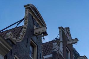 detalle del gancho del edificio del centro de la ciudad de amsterdam foto