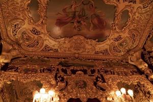 venecia, italia - 15 de septiembre de 2019 - vista interior del teatro la fenice foto