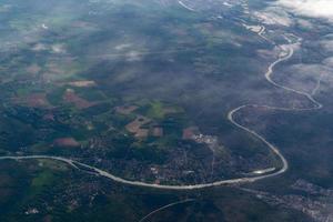 campo de cultivo río sena región de parís vista aérea foto