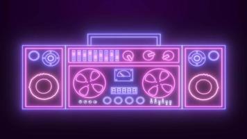 gravador de fita retrô neon para ouvir músicas antigas hipster vintage luminoso azul-roxo. vídeo 4k, design de movimento