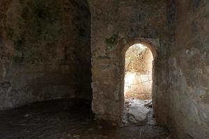 iglesia bizantina sin techo en vendicari sicilia foto