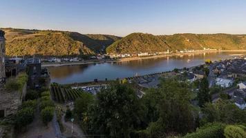 Zeitrafferfilm vom Rhein bei St. Goar bei Sonnenuntergang video