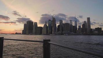 Lower Manhattan bei Sonnenuntergang video