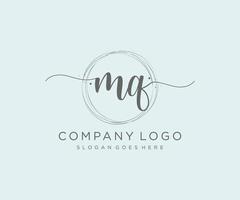 logotipo femenino mq inicial. utilizable para logotipos de naturaleza, salón, spa, cosmética y belleza. elemento de plantilla de diseño de logotipo de vector plano.