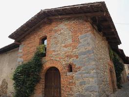 villa medieval de ricetto en candelo foto