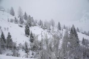 paisaje invernal en los alpes austríacos foto