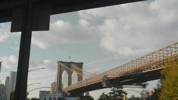 puente de brooklyn detrás de la carretera video
