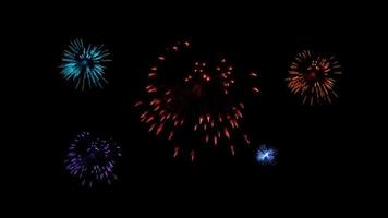 animation de feux d'artifice colorés sur fond transparent video