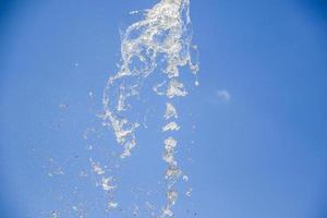 salpicaduras de agua en el cielo foto