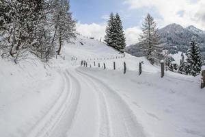 paisaje invernal en los alpes austríacos foto