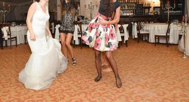 people dancing at the wedding party photo