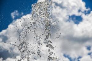 salpicaduras de agua en el cielo foto