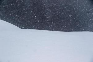 paisaje invernal en los alpes austríacos foto