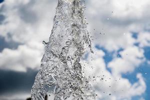 salpicaduras de agua en el cielo foto