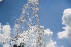 salpicaduras de agua en el cielo foto