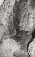 vista interior de una cueva parque nacional de los lagos de plitvice croacia. foto