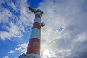 faro junto al mar foto