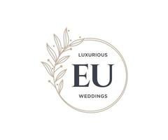 Plantilla de logotipos de monograma de boda con letras iniciales de la UE, plantillas florales y minimalistas modernas dibujadas a mano para tarjetas de invitación, guardar la fecha, identidad elegante. vector