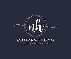 logotipo femenino inicial de nh. utilizable para logotipos de naturaleza, salón, spa, cosmética y belleza. elemento de plantilla de diseño de logotipo de vector plano.