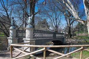 puente de la sirena. puente de sirena en el parque sempione en millano italia