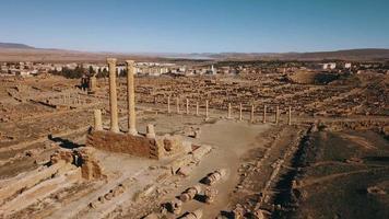 vue aérienne des ruines de l'ancienne timgad, algérie video