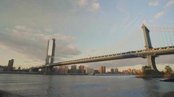 Wide Gimbal Shot of the Manhattan Bridge at Sunset video