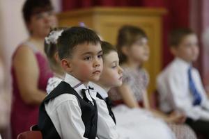 bielorrusia, ciudad de gomil, 16 de mayo de 2019. mañana en el jardín de infantes. un grupo de niños en una matiné en el jardín de infantes. foto