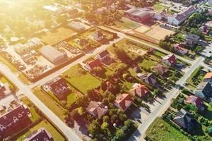 vista aérea del distrito residencial moderno en la ciudad de europa foto