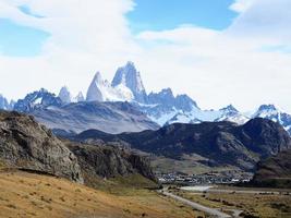 montaña fitzroy en patagonia foto