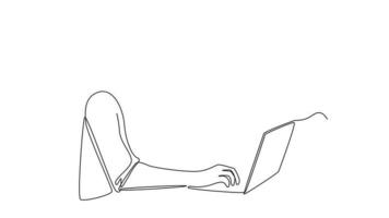 Animación autodibujada de una sola línea dibujar feliz hombre de negocios escribiendo en la computadora portátil. concepto de redes sociales. ilustración de animación de larga duración. material de archivo 4k de alta calidad. video