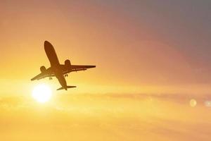 avión de pasajeros aumenta porque viaja más gente foto