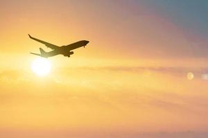 avión de pasajeros aumenta porque viaja más gente foto