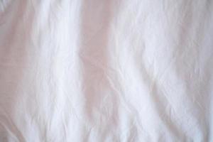 papel blanco limpio, fondo arrugado, abstracto. papel blanco arrugado, ropa de cama blanca textura degradada estilo de curva borrosa de tela de lujo abstracta, ropa de cama arrugada y sombras gris oscuro, foto