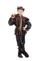 niño posando con un traje de cazador medieval foto