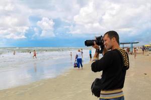 hombre fotógrafo toma una foto