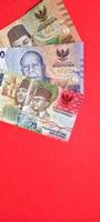 retrato de dinero nuevo rupia indonesia última edición. foto
