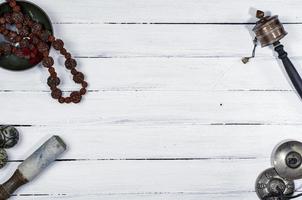 objetos religiosos tibetanos para realizar rituales y meditación foto