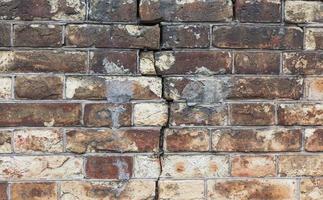 crack in the wall of red bricks