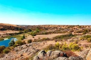 cañón aktov en el día de otoño en la región de mykolayiv foto