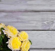 Bouquet of yellow roses photo