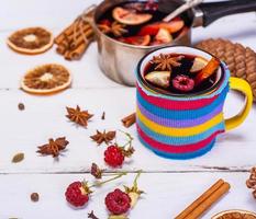 mulled wine in a cup photo