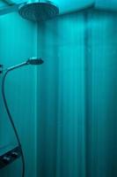 ducha futurista azul foto