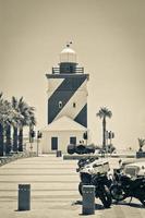 paseo marítimo de mouille point sea point en ciudad del cabo, sudáfrica. foto