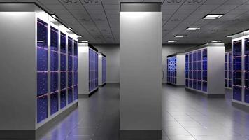 centro de datos con muchos servidores en rack en fila - alojamiento, concepto de almacenamiento video