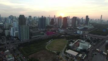 vista aérea del rascacielos de bangkok video