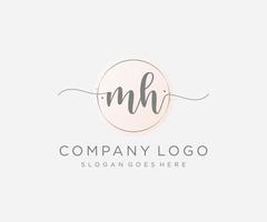logotipo femenino mh inicial. utilizable para logotipos de naturaleza, salón, spa, cosmética y belleza. elemento de plantilla de diseño de logotipo de vector plano.