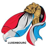 mano con puño sosteniendo la bandera de luxemburgo. ilustración vectorial de la mano levantada y agarrando la bandera. bandera colgando alrededor de la mano. formato eps editable y escalable vector